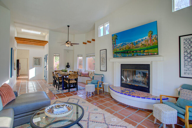 Building Photo - 53345 Avenida Obregon