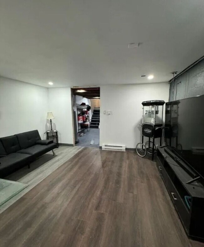 Building Photo - Osmond Duplex