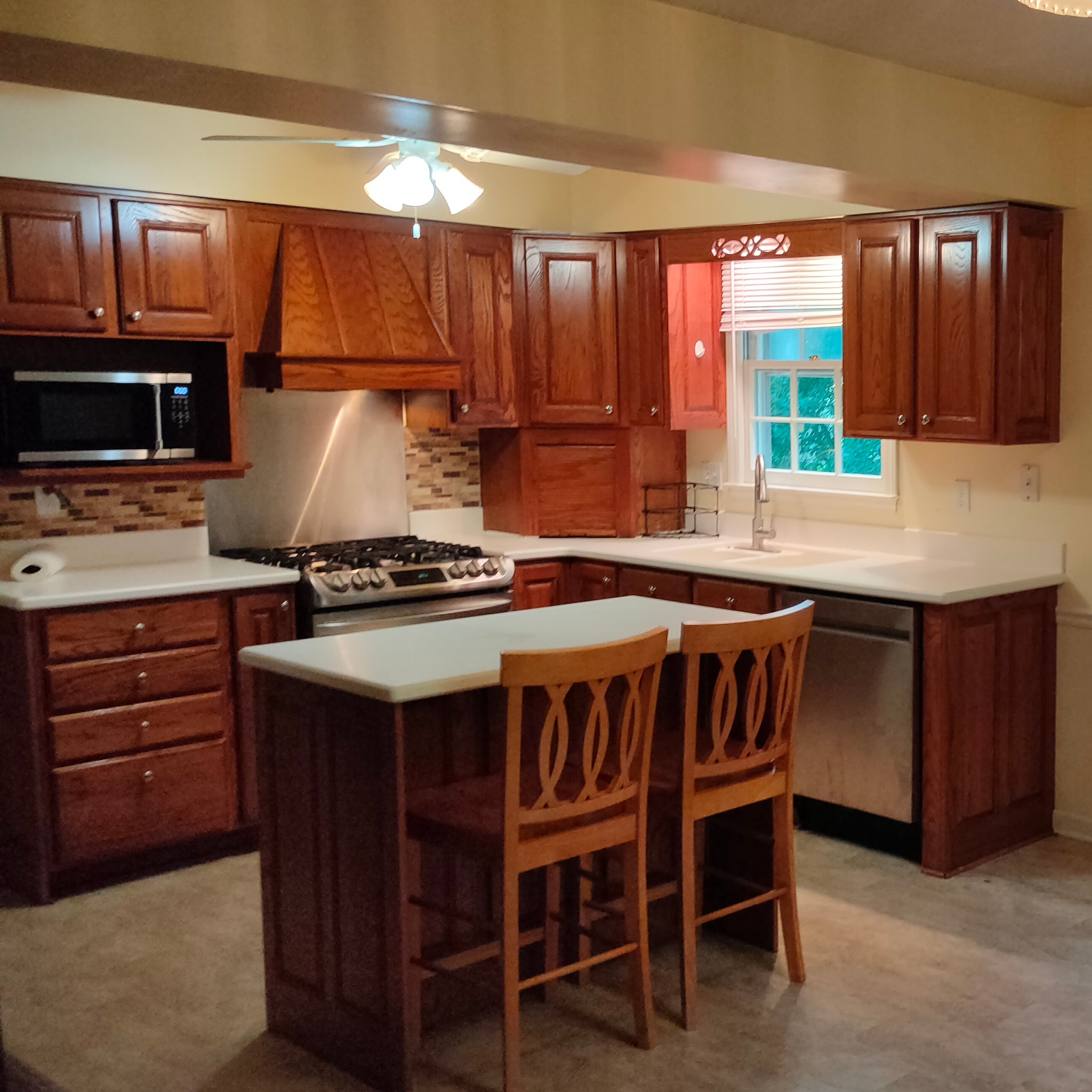 Building Photo - 203 Heidinger Dr
