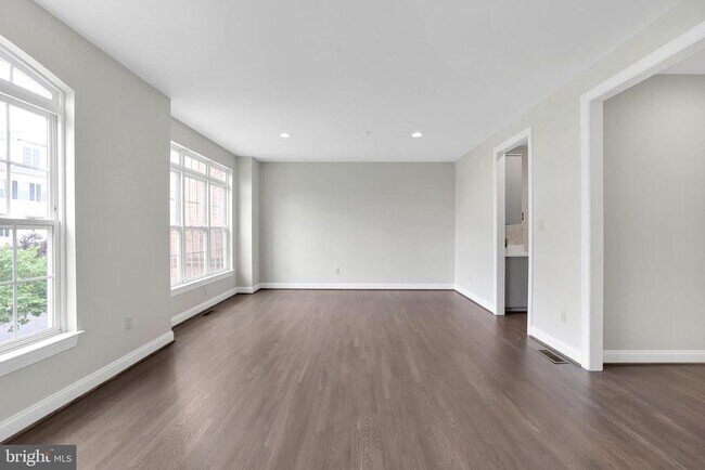 Building Photo - 9769 Northern Lakes Ln