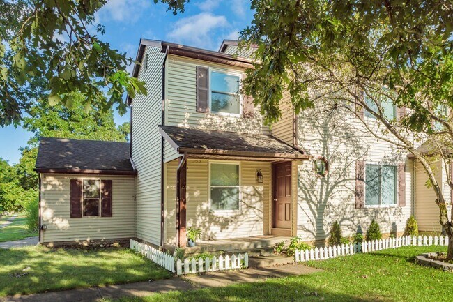 Building Photo - 7609 Seasons Dr