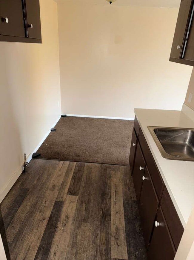 Building Photo - 14815 Euclid Ave