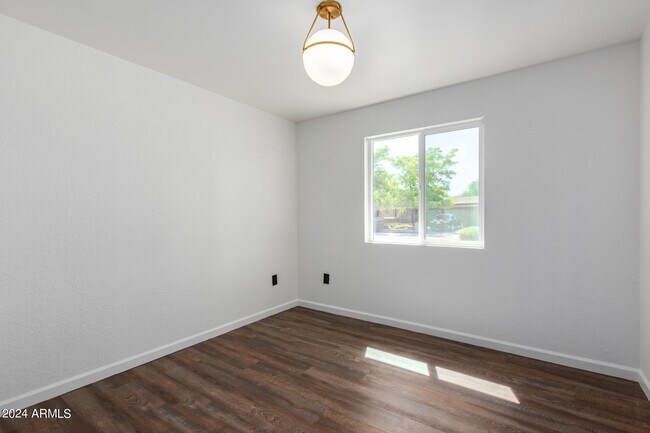 Building Photo - 3528 E Cortez St