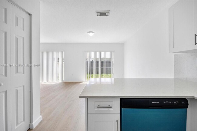 Building Photo - 16260 SW 97th St