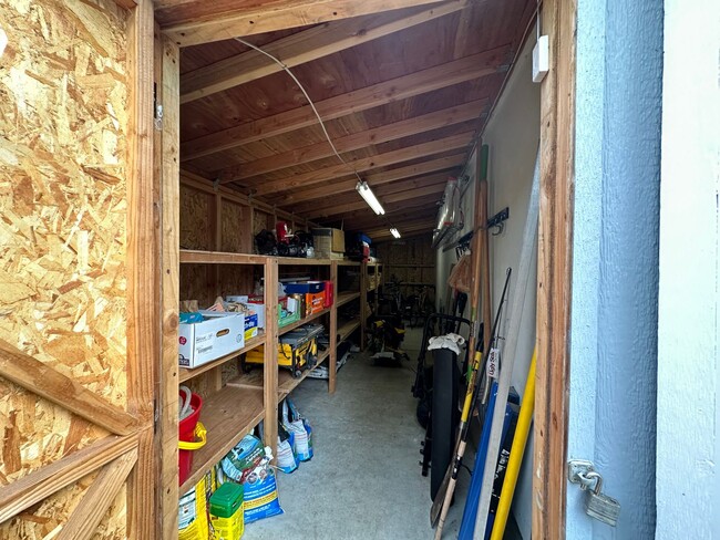 Building Photo - **PENDING** Perfect 4 Bed 2 Bath w/ Finish...