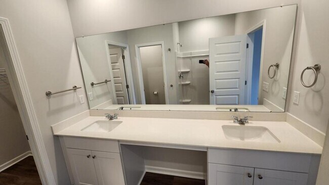 Building Photo - 1055 Sentinel Ct