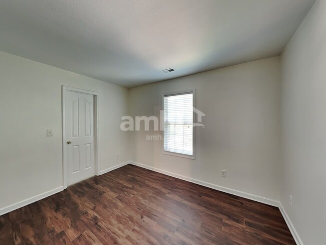 Building Photo - 11251 Heritage Green Dr