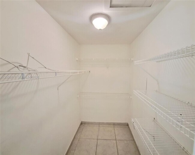 Building Photo - 15320 SW 106th Terrace