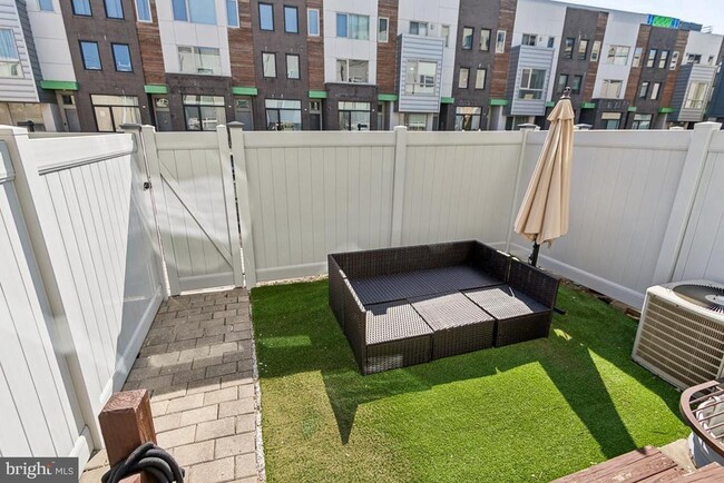 Building Photo - 1119 N Howard St