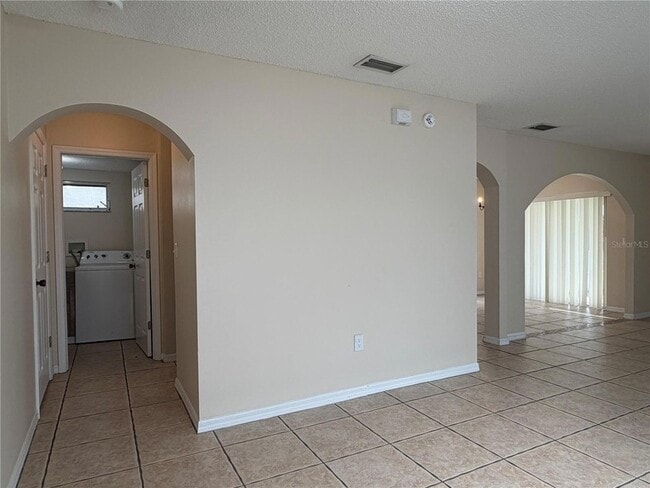 Building Photo - 758 Burlwood St