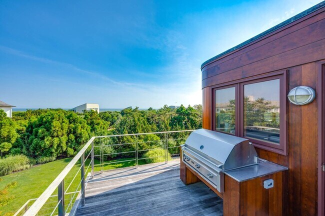 Building Photo - 360 Dune Rd