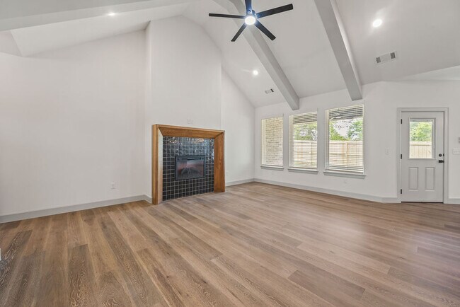 Building Photo - 1509 Padova Ave