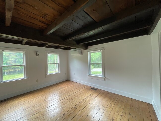 Building Photo - Buxton