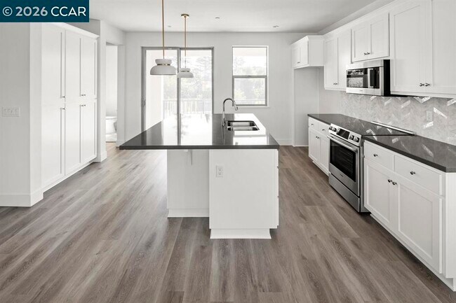 Building Photo - 2802 Chattleton Ln