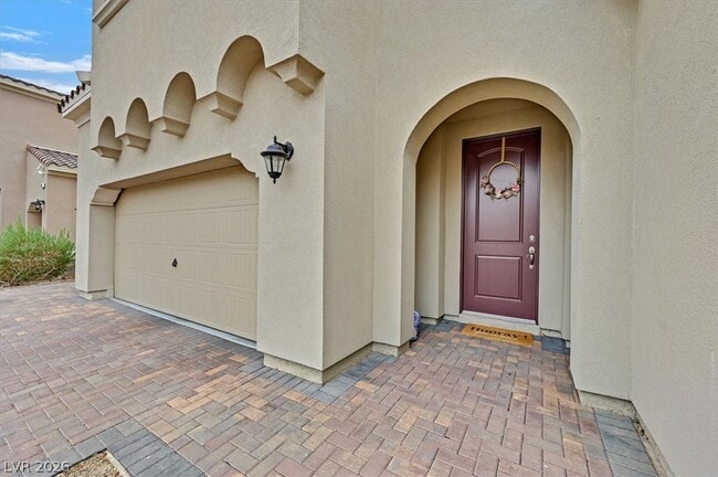 Building Photo - 505 Punto Vallata Dr