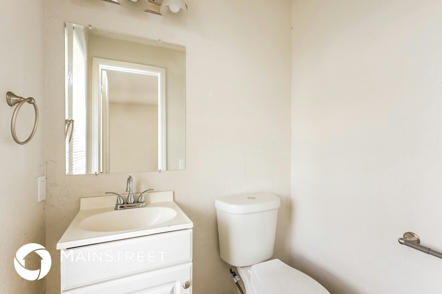 Building Photo - 5516 S Dimple Dr