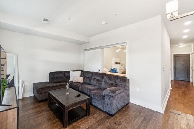 Building Photo - Experience refined living in this beautifu...