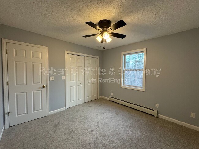 Building Photo - 94 Quiet Woods Rd