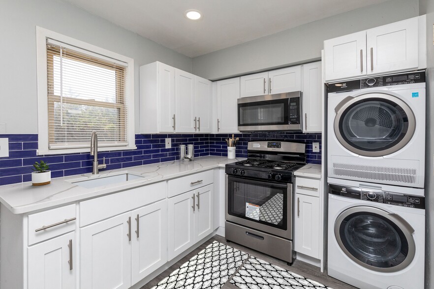 Kitchen - Woodbury Manor