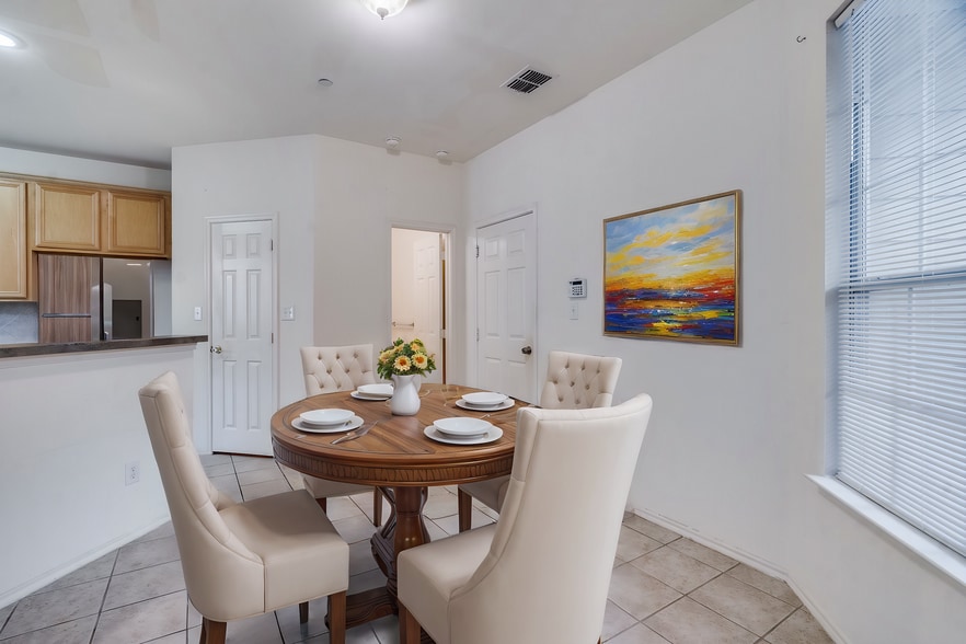 Building Photo - 7245 Rembrandt Dr