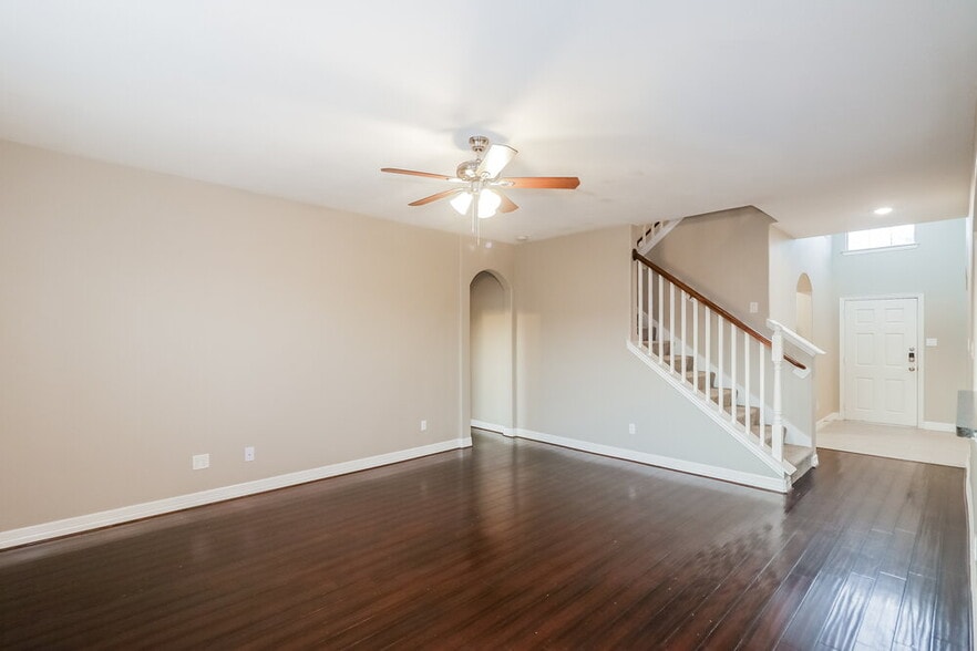 Building Photo - 8414 Parapet Pl