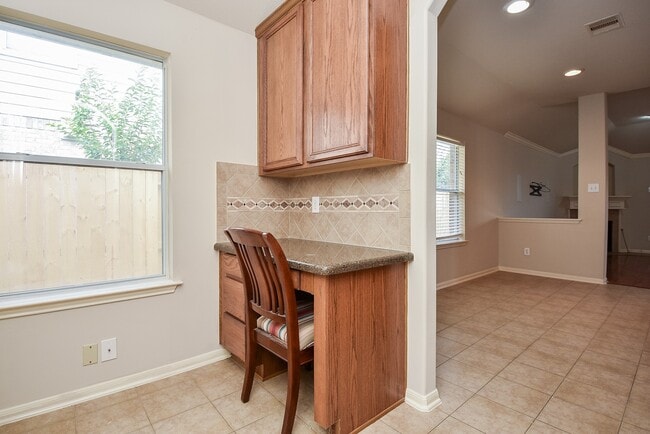 Building Photo - 3217 Mossy Bend Ln