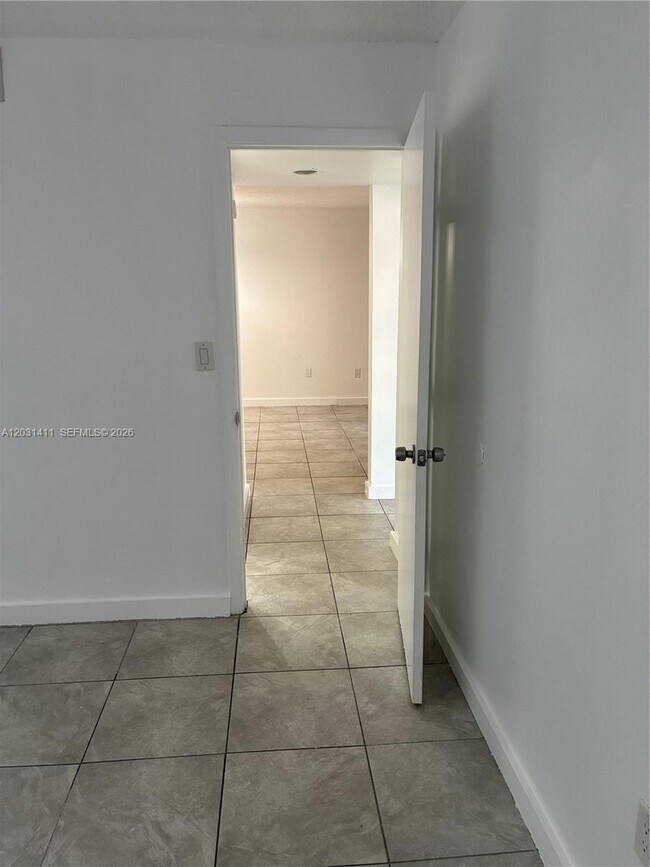 Building Photo - 10801 SW 109th Ct