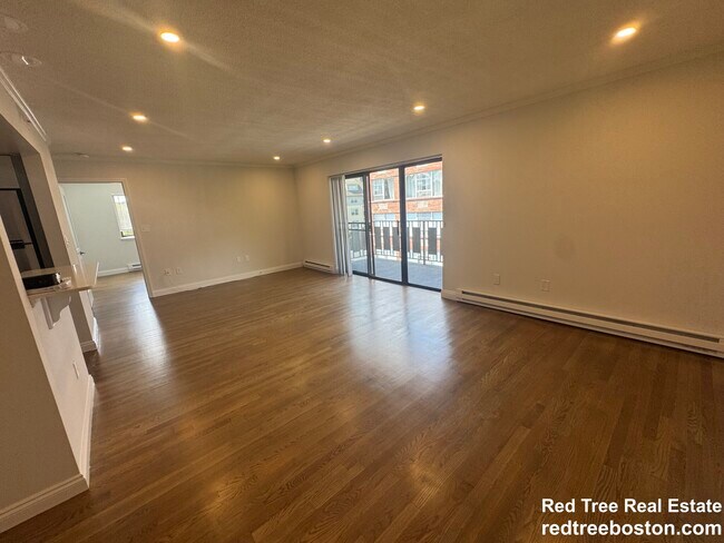 Building Photo - 320 Hammond Pond Pkwy