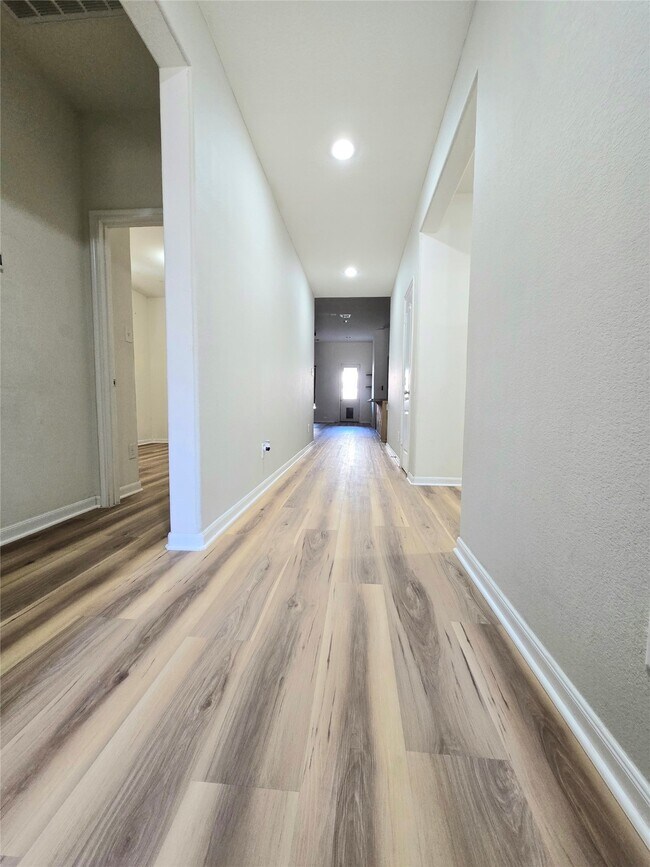 Building Photo - 22526 Belmont Cove Ln