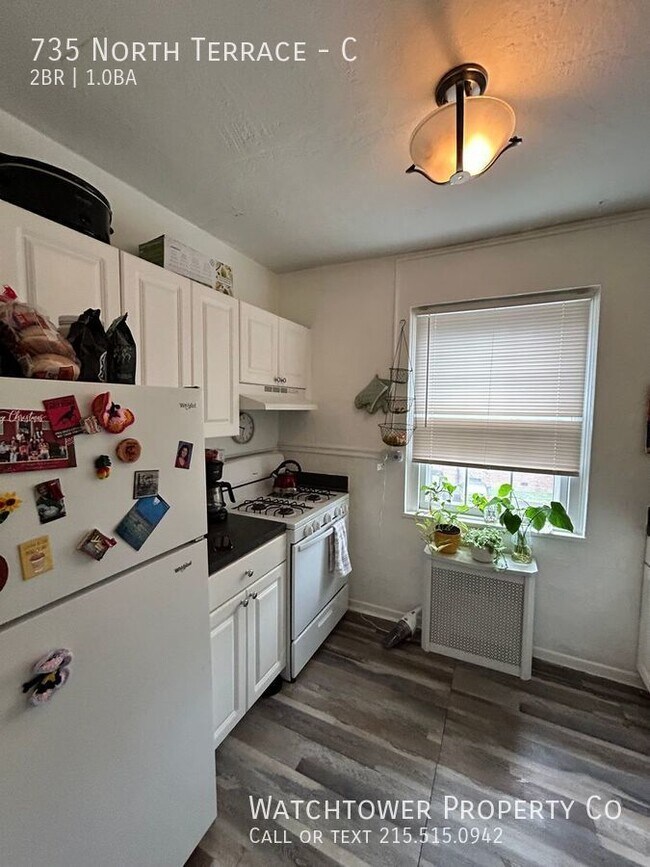 Building Photo - 735 North Terrace