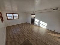 Building Photo - 1620 Hanaford Ave