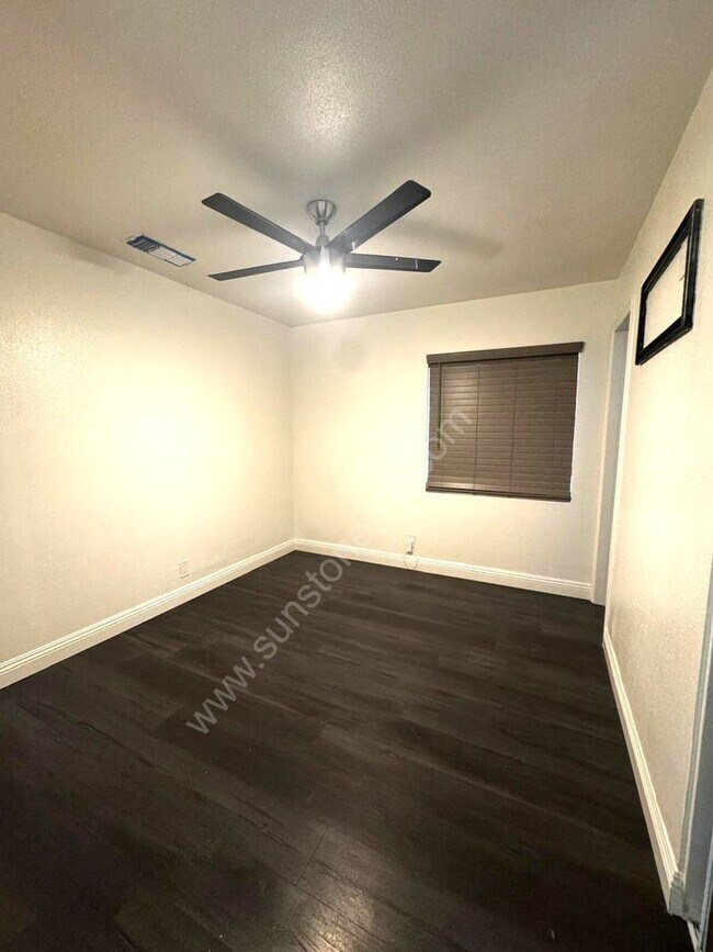 Building Photo - 1569 Carol Dr