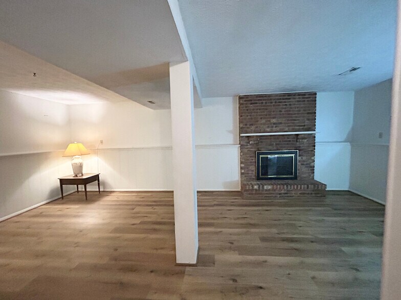 Building Photo - 12146 Birchhill Dr