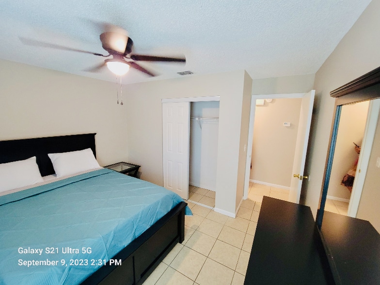 Building Photo - 1835 Crystal Grove Dr