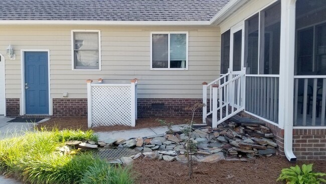 Building Photo - 7517 Lost Tree Rd