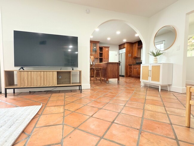 Building Photo - Luxury 3-Bedroom + Bonus Room Home in Gated Shadow Hills Community – Short & Long Term Available