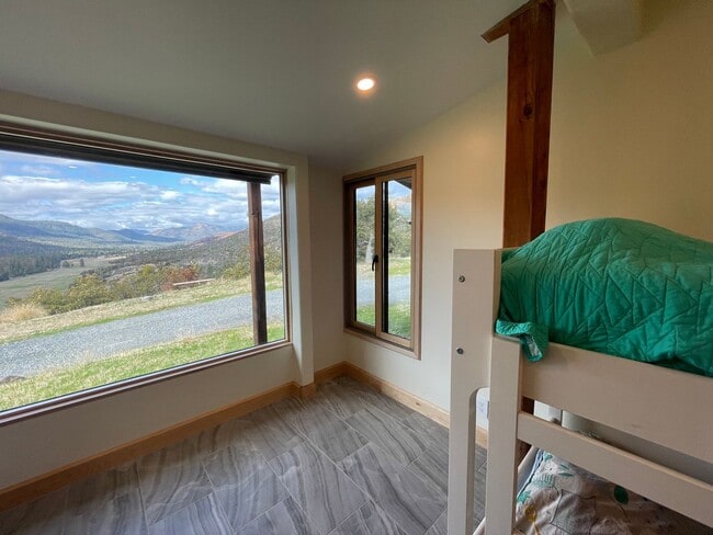 Building Photo - Rural 3 Bedroom, 2 Bath - Ruch & Applegate River Area