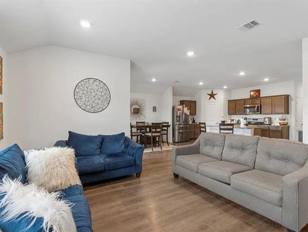 Building Photo - 1304 Lowhill Dr