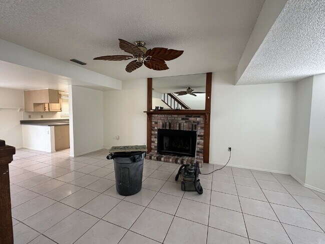 Building Photo - 4416 Englewood Rd