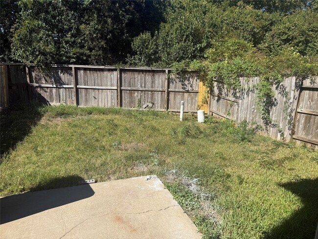 Building Photo - 15326 Trinity Meadow Dr