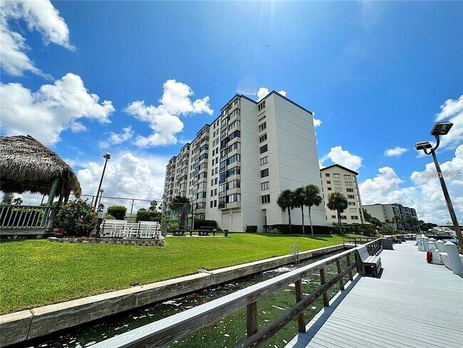 Building Photo - 660 Island Way