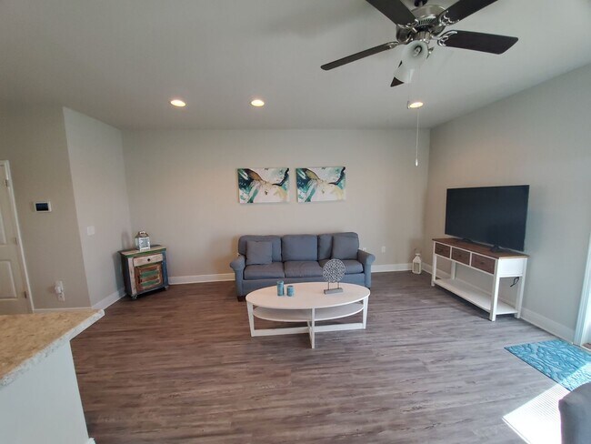 Building Photo - 5764 Callaway Cir