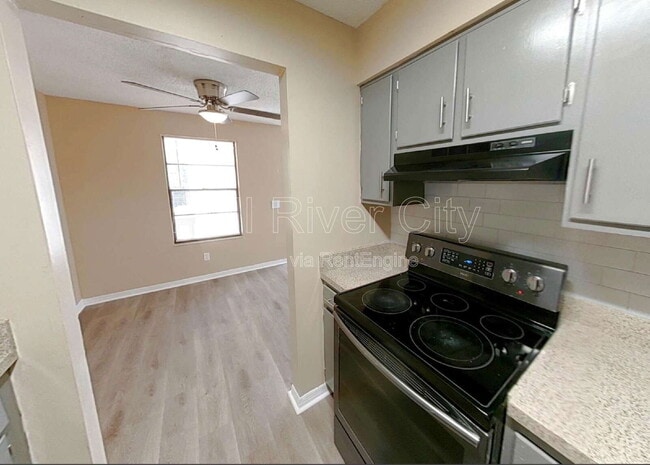 Building Photo - 467 Lombard St