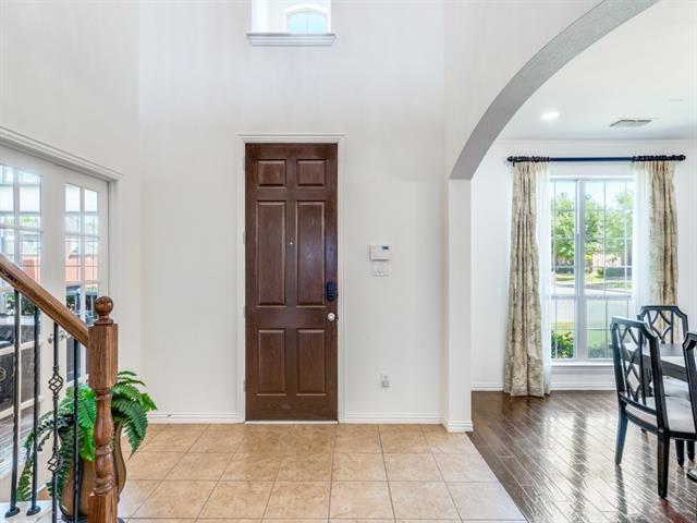 Building Photo - 7110 Waterbury Dr