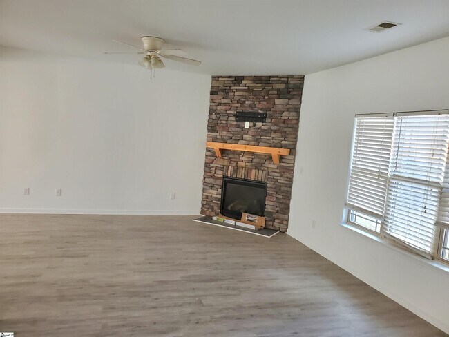 Building Photo - 213 Werninger Ct