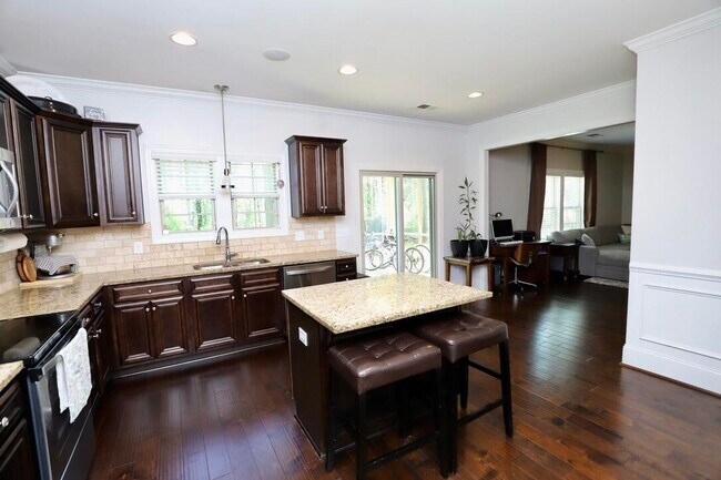 Building Photo - 545 Curlew Cir