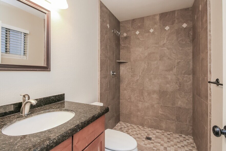 Building Photo - 4614 W Orchid Ln