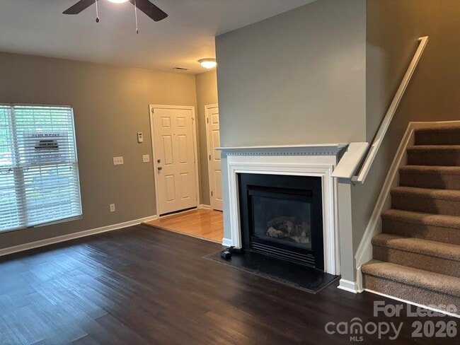 Building Photo - 18 Sharpstone Ln