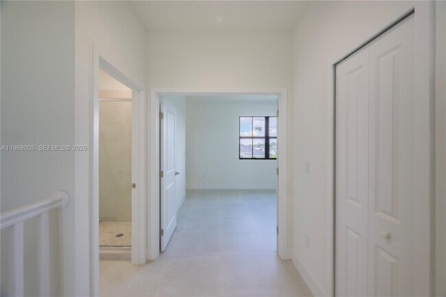 Building Photo - 32242 SW 194th Ave