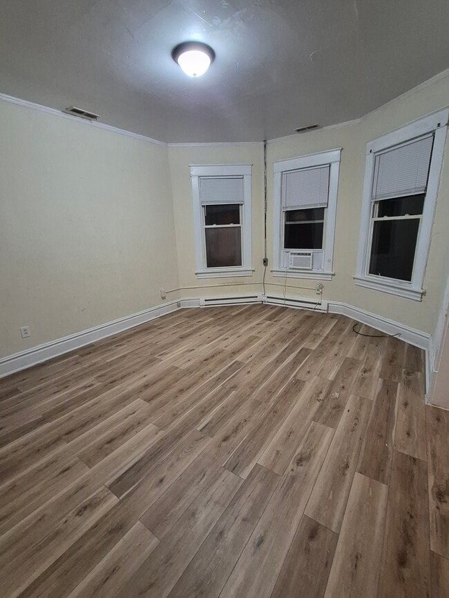 Primary Photo - 37 Eighth St NW